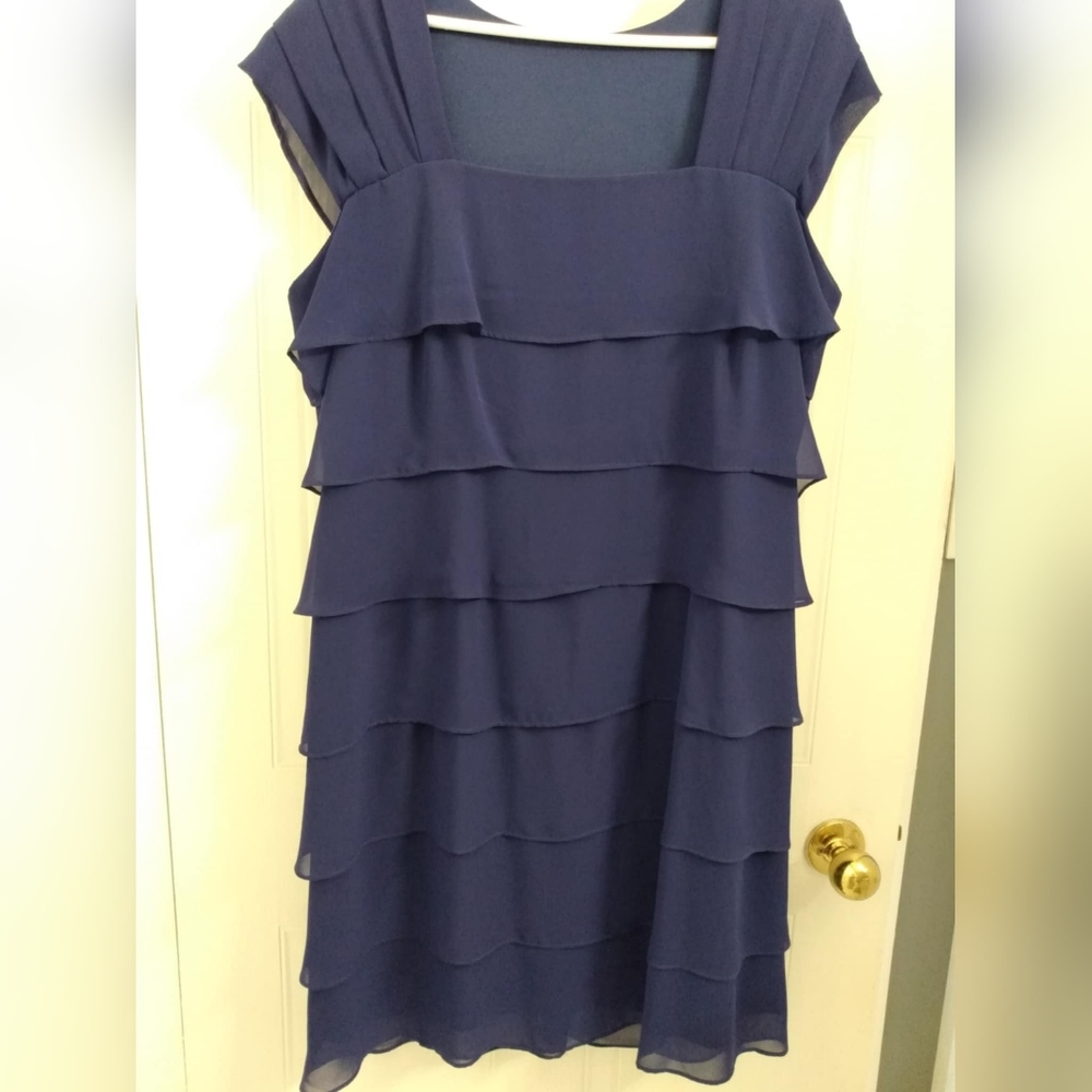 Beautiful mauve dress (sz 12)